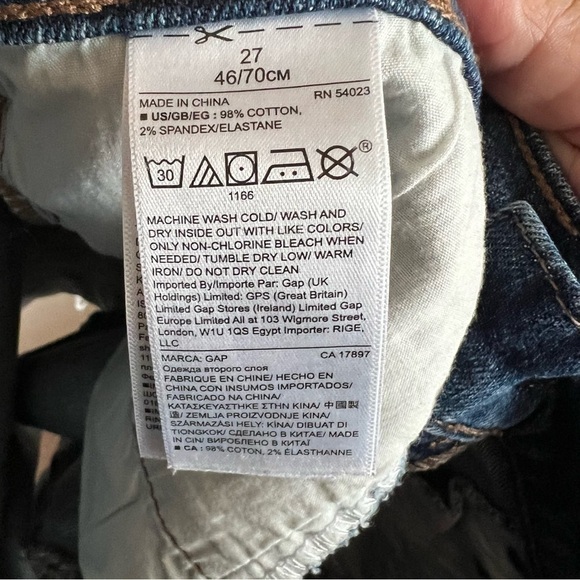 Gap 5 in Dark Wash Cuffed Denim Shorts - Picture 6 of 7